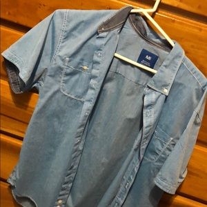 Shirt sleeve button down